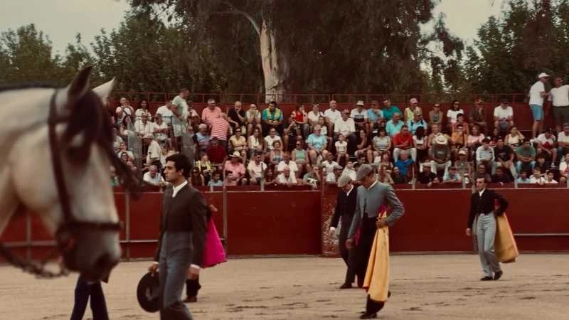 Ismael Martín corta dos orejas y rabo en una tarde de triunfo en Velada