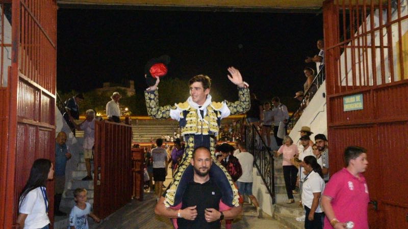 Javier Cuartero se lleva la tarde en el Casar