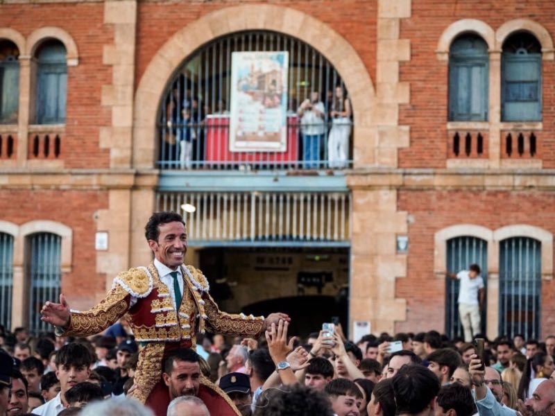 David de Miranda cuaja al sexto y abre la primera puerta grande de la Feria Virgen de La Vega