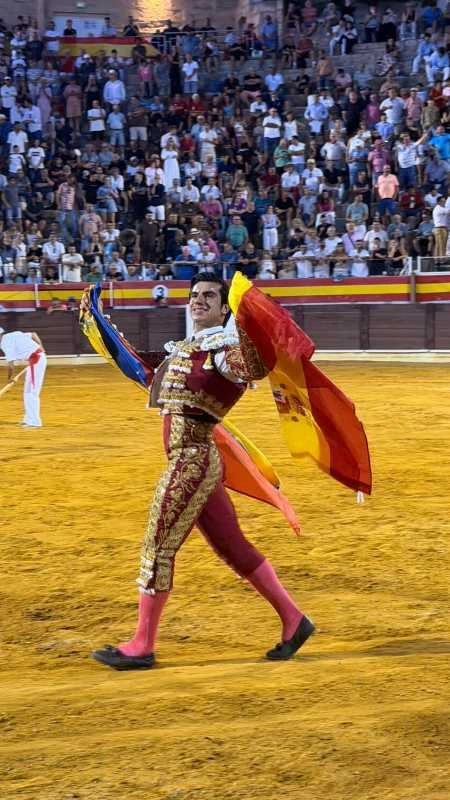 Jesús Enrique Colombo se lleva Muro a hombros en una tarde de contrastes