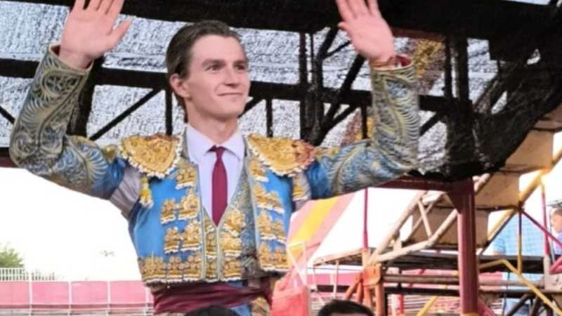 Ruiz de Velasco firma el triunfo en Cadalso ante una tarde de contrastes