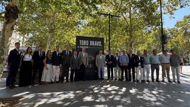 La RUCTL y el Ayuntamiento de Sevilla convierten Puerta de Jerez en escaparate del toro bravo y la biodiversidad