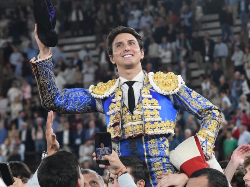 Roca Rey conquista la Puerta Grande,Tomás Rufo deja su sello con una oreja y Morante dibuja destellos de arte