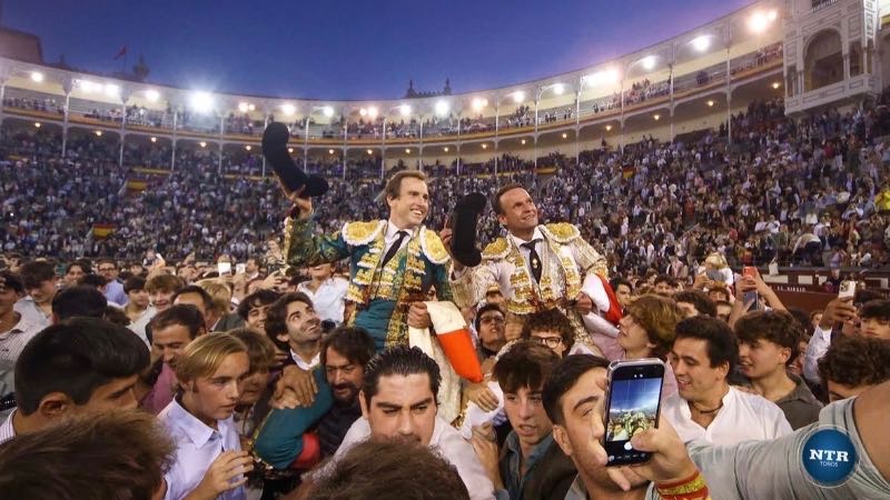 Ferrera y Román a hombros en un emocionante encierro de Adolfo Martín en Las Ventas