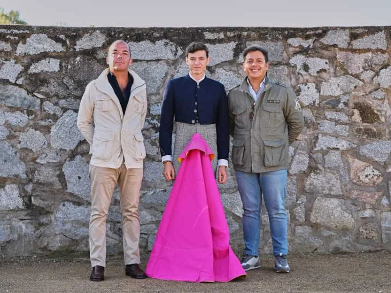 Martín Nieto, “El Escultor”, da el salto al apoderamiento para cincelar la carrera de Jorge Martínez